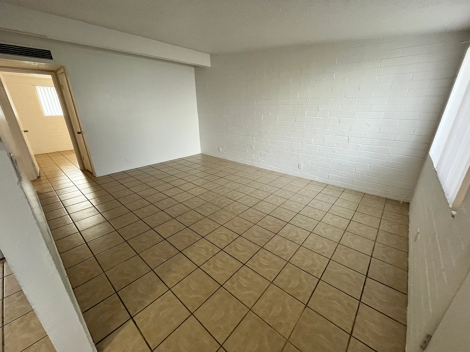2 bed, 798 sqft, $1,050 — Photo 4