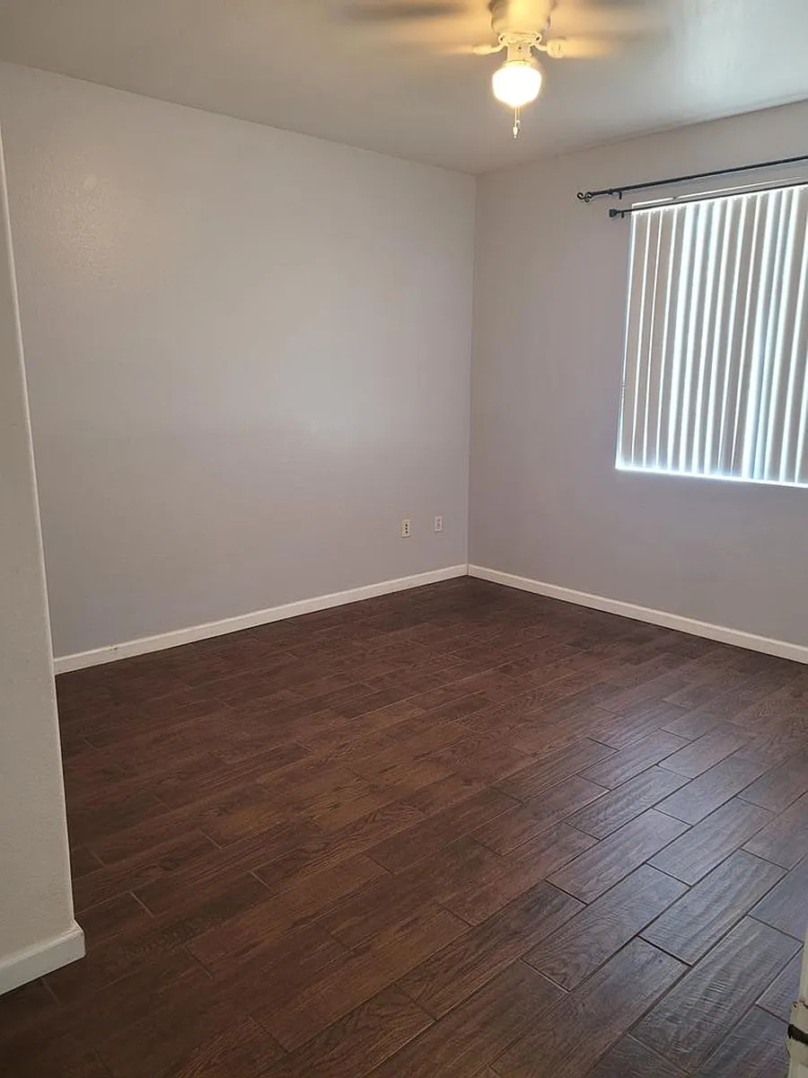 Building Photo - 3302 N 7th St #132
