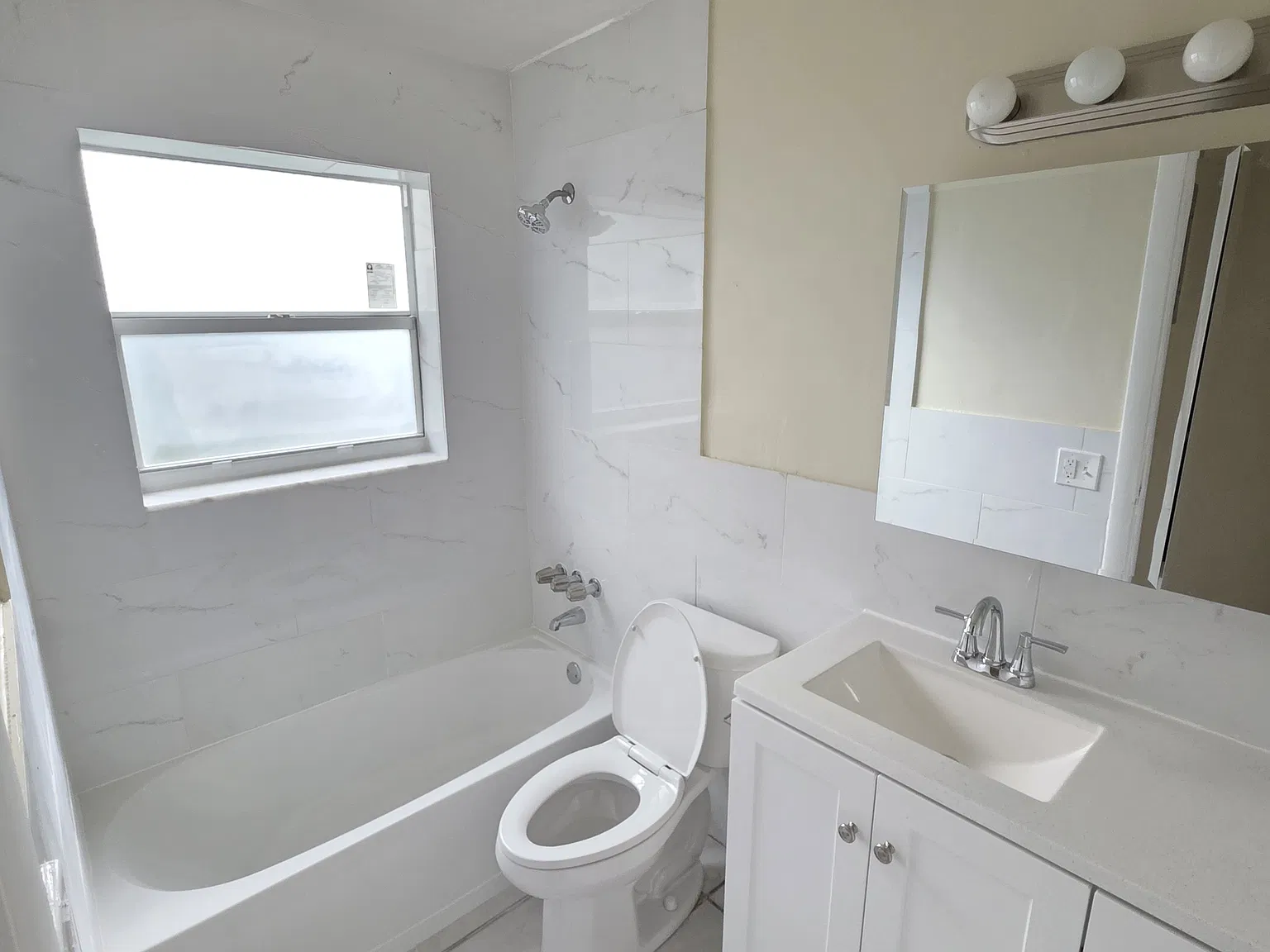 3 bed, 1063 sqft, $2,625 — Photo 3