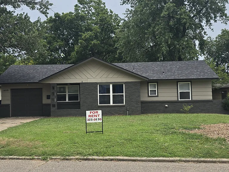 1409 Thompson Dr — Photo 1