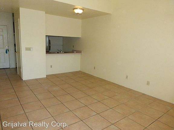4th image of 310 W Delano St APT 04