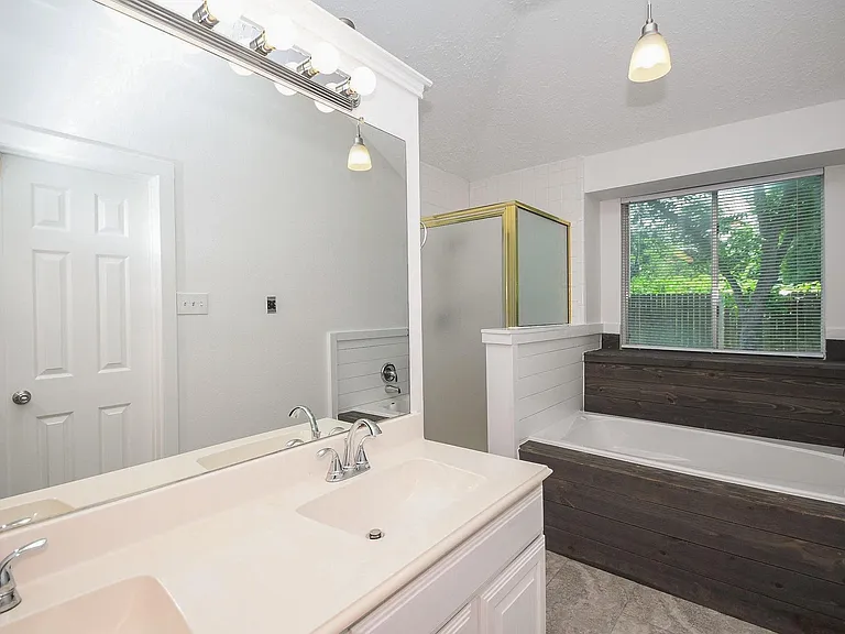 2303 Old Dixie Dr — Photo 31