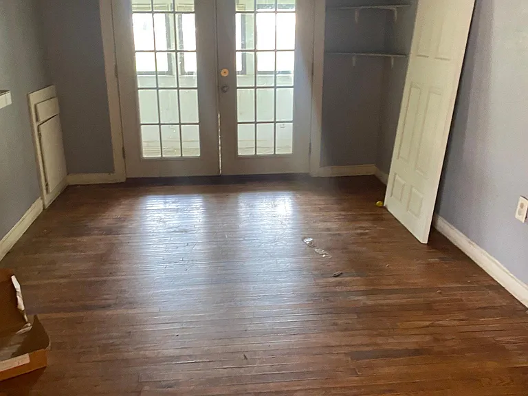 1217 Elm St — Photo 5