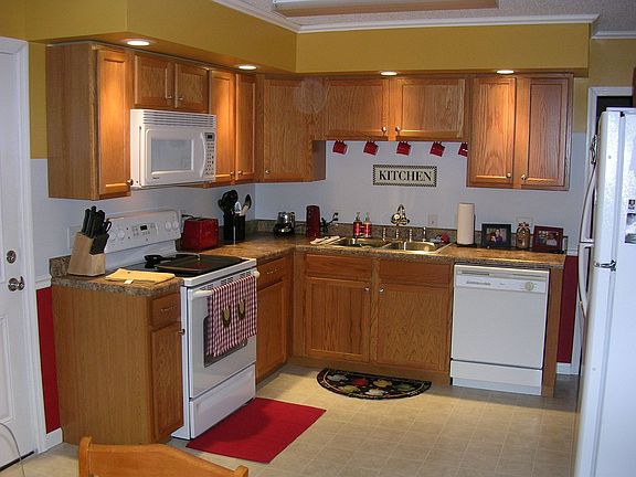 Big & Bright Kitchen, Updated Appliances