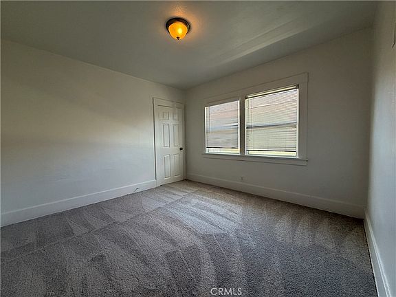 4th image of 1238 W 55th St