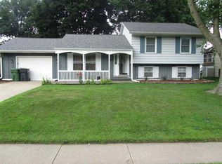 1512 9th St NW, Clinton, IA 52732