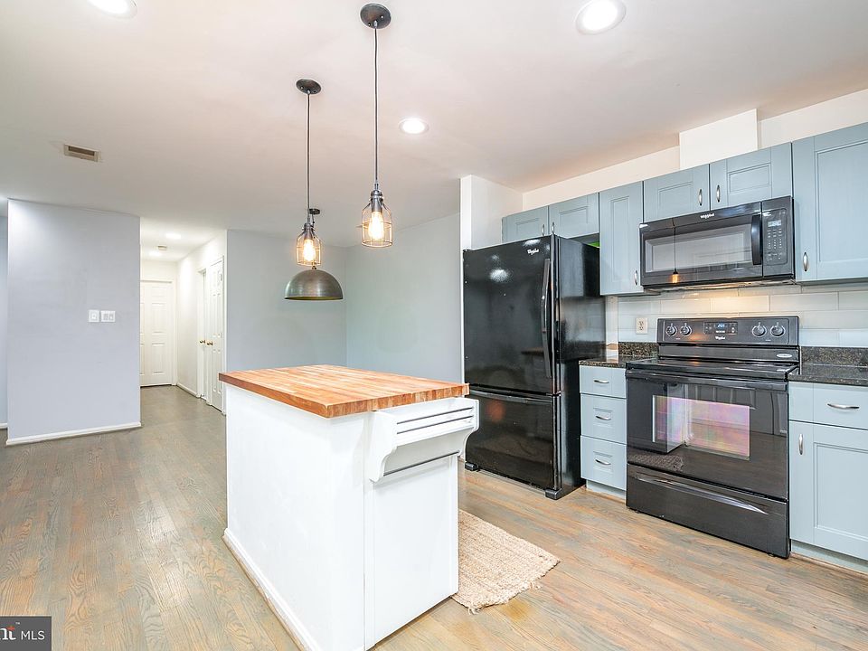 1st image of 2802 Lee Oaks Pl APT 203