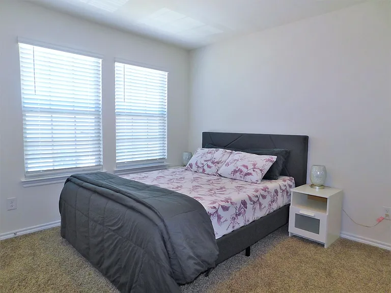 4025 Huntington Dr — Photo 18