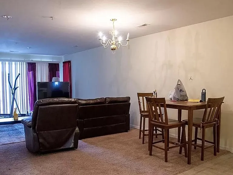 1138 Plaza Walk Dr — Photo 7