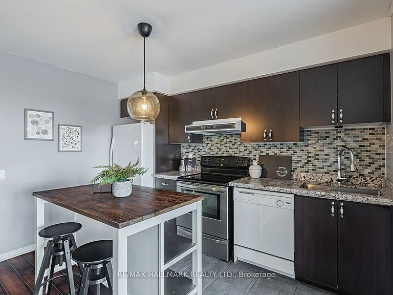 60 Heintzman St #1802 — Photo 10