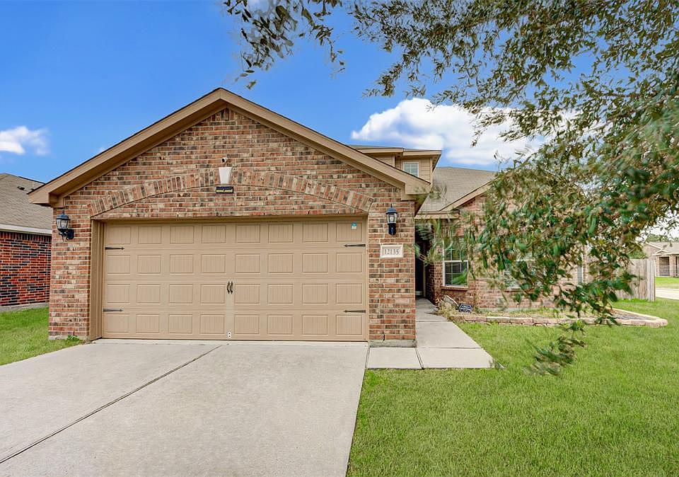 1st image of 12135 Clara Ln