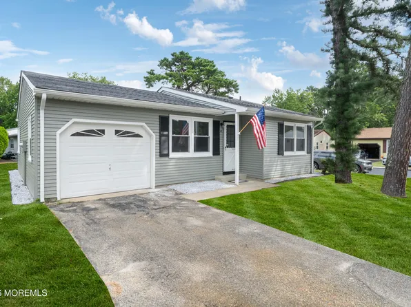 18 N Chestnut Ave, Whiting, NJ 08759
