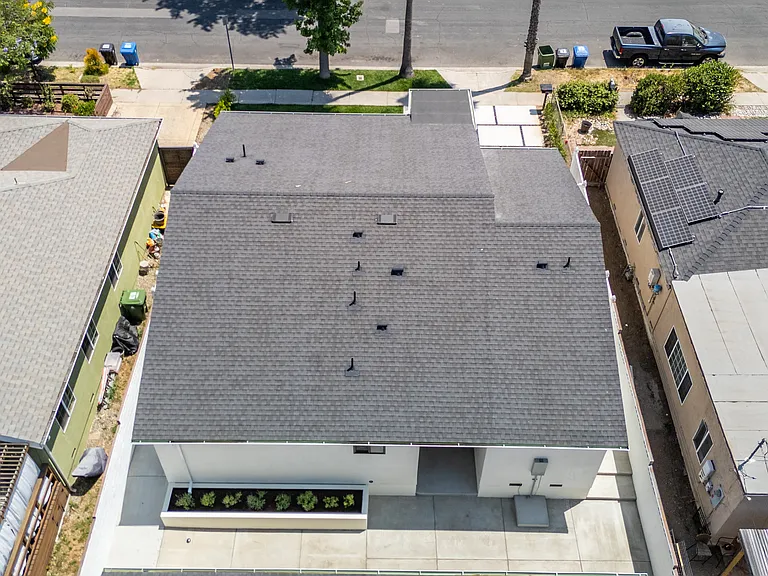 17905 Bullock St — Photo 35