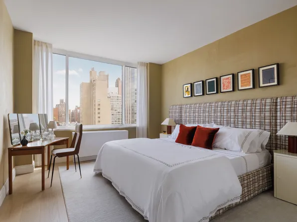 400 East 84th Street image 3 of 17