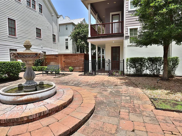 3257 Maxroy St — Photo 40