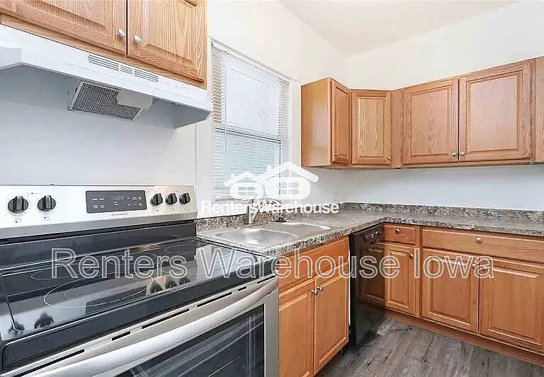 1123 24th St #1 — Photo 9