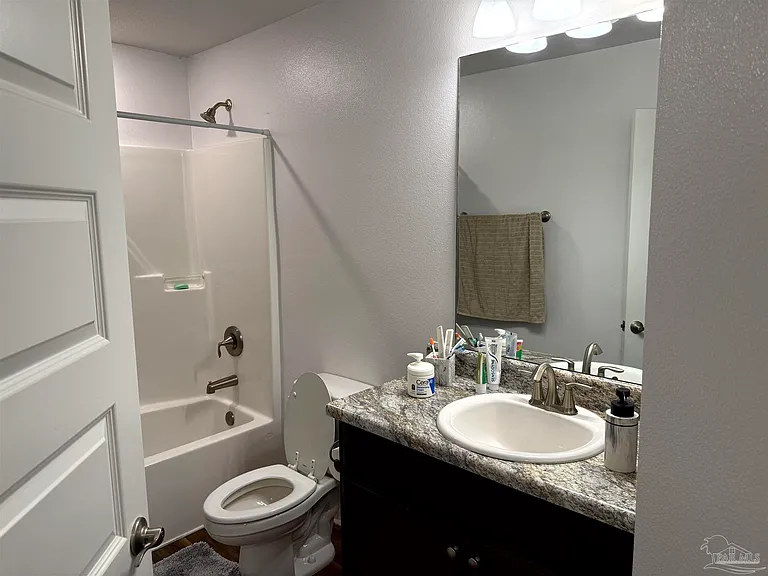 1333 Fairchild St — Photo 6