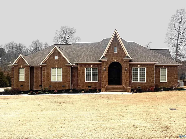 225 Givake Dr, Arab, AL 35016