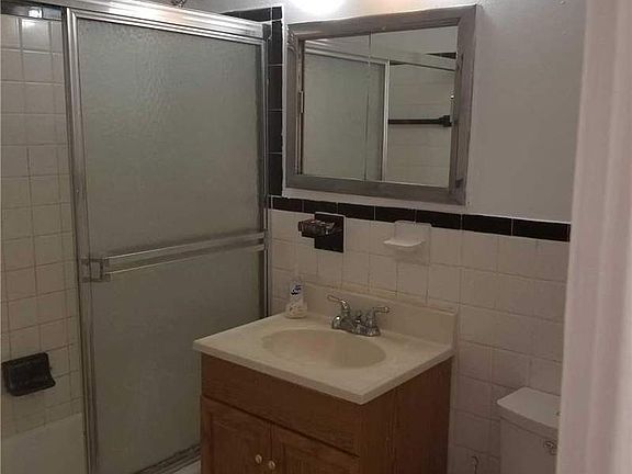 4th image of 8360 118th St APT 11F