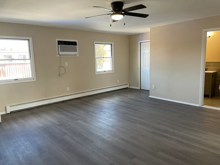 7 Locust Ave #1 — Photo 9