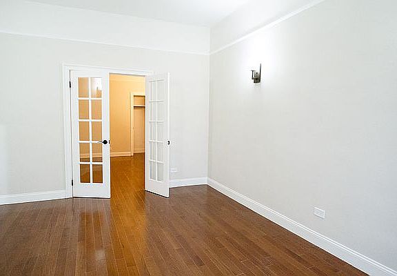 3rd image of 209 Nassau Ave APT 3F