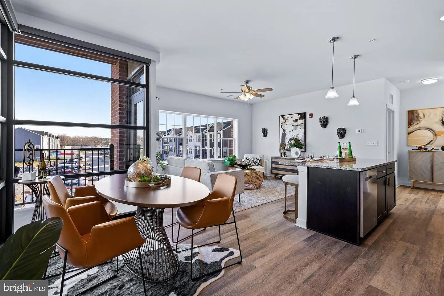 2 bed, 2.0 bath, 1014 sqft, $2,120 — Photo 1
