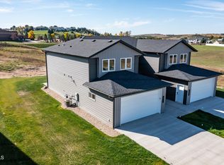 1710 Heart Ridge Loop SE, Mandan, ND 58554