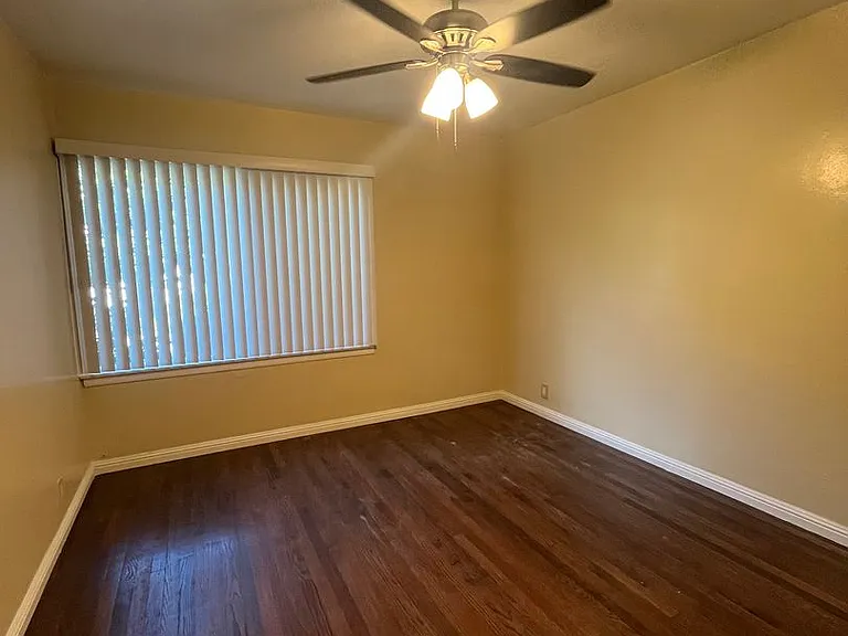 5223 E Carson St — Photo 14