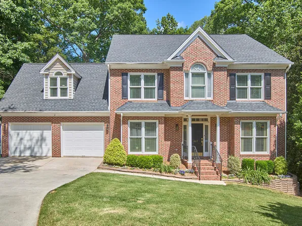 407 Crickentree Dr, Cary, NC 27518