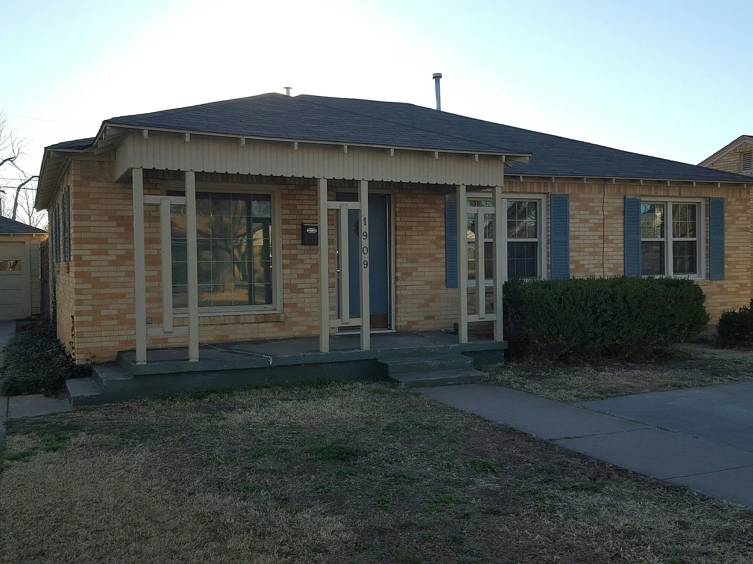 1909 S Milam - 1 — Photo 1