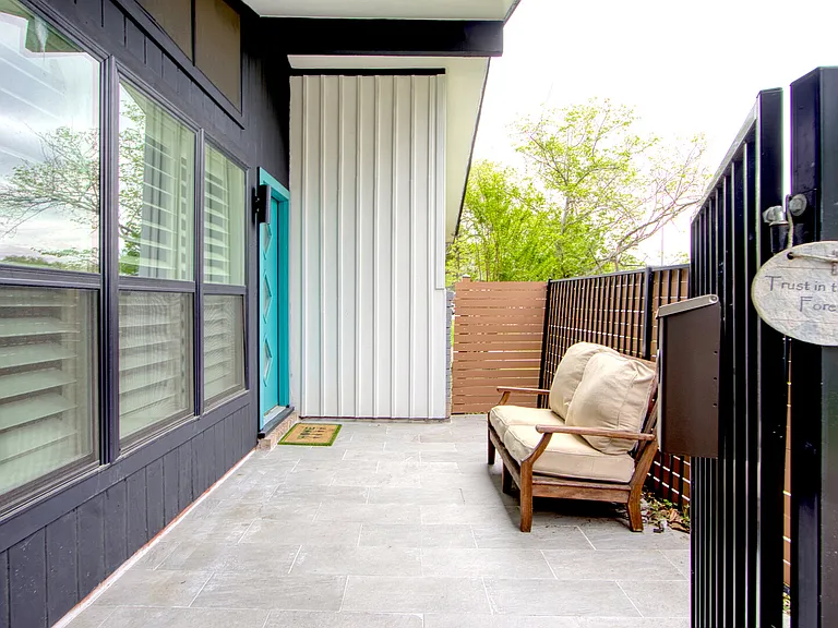 Albacore Dr — Photo 23