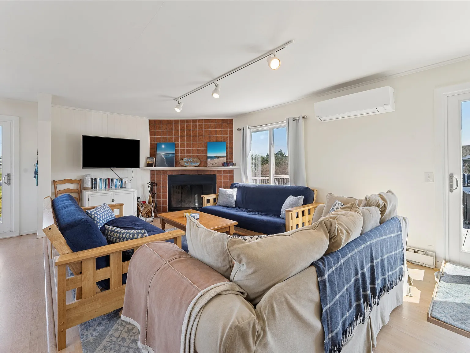 Westhampton Dunes 3 bed, 2 baths Two weeks in July or August 10k — Photo 3