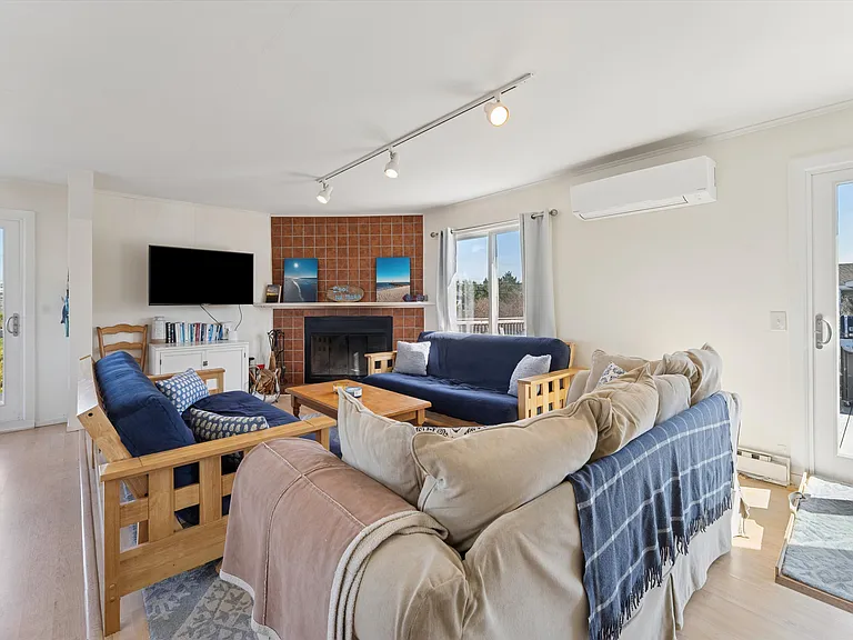 7 Cove Ln — Photo 3