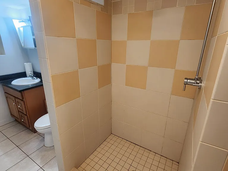 927 Hawthorne St #A — Photo 24