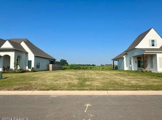 105 Amsterdam Ave, Youngsville, LA 70592