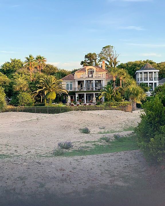 1st image of 2020 Dixon Ln