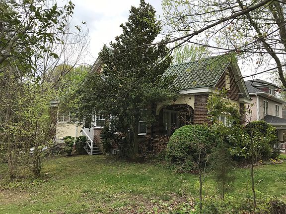 5th image of 107 S Mendenhall St