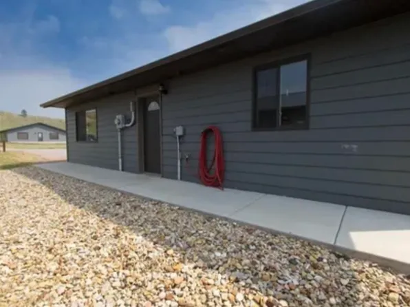 27579 Watts Ln, Hot Springs, SD 57747