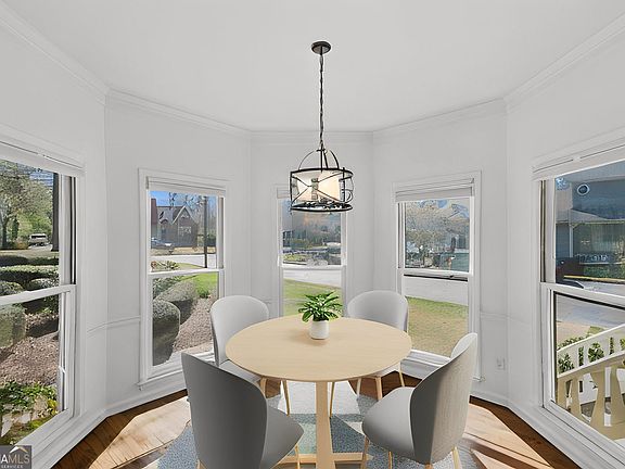 4th image of 2340 Brockett Rd