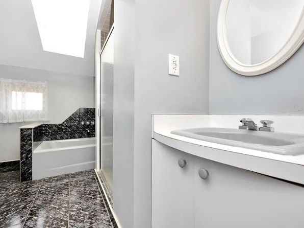 80-04 Cowles Court image 19 of 29