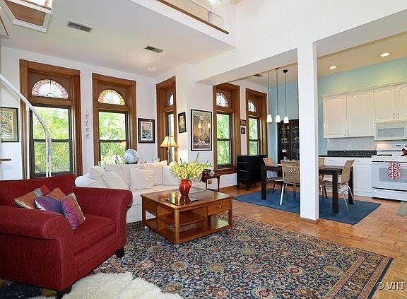 4th image of 551 W Belden Ave