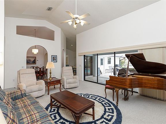 3rd image of 1001 Lucia Dr