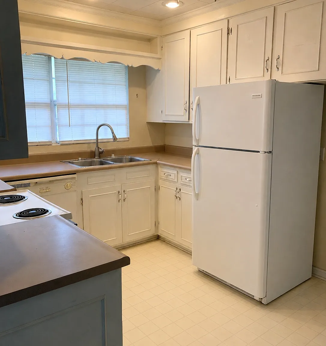 3 bed, 1000 sqft, $1,100 — Photo 4