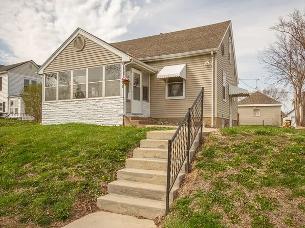 605 Groveland Pl, Dubuque, IA 52001