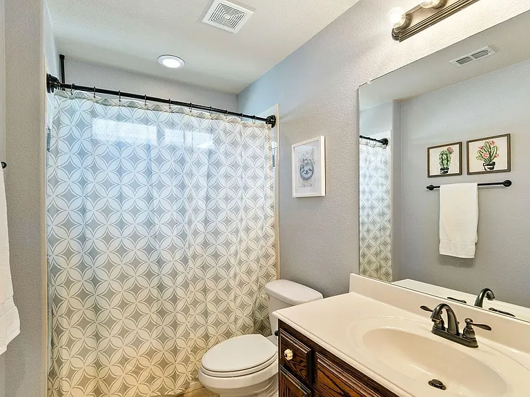 1007 Charleston Ln — Photo 35