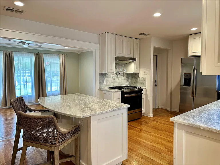 1509 Vine St — Photo 8