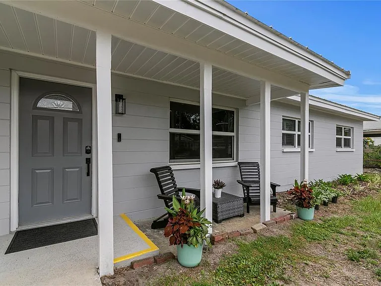 2910 W Price Ave — Photo 2