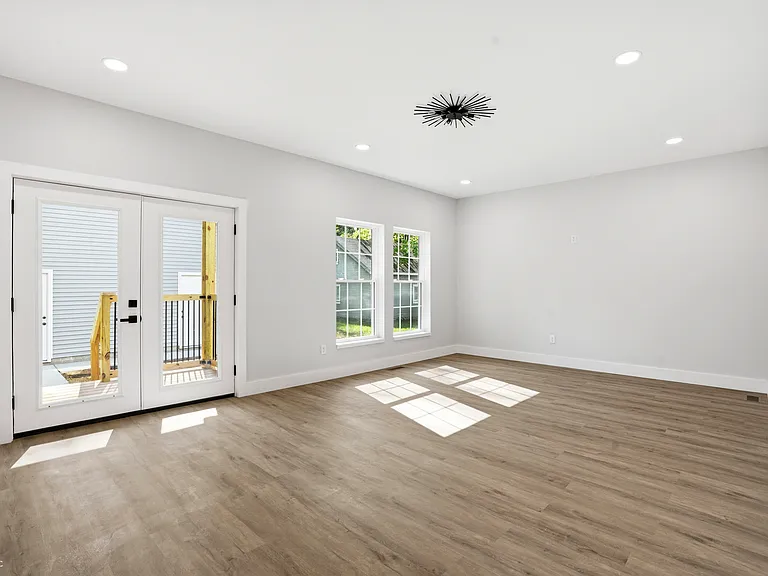 4623 Rookwood Ave — Photo 21