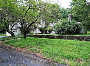 16 Tallwood Rd, Woodbridge, CT 06525