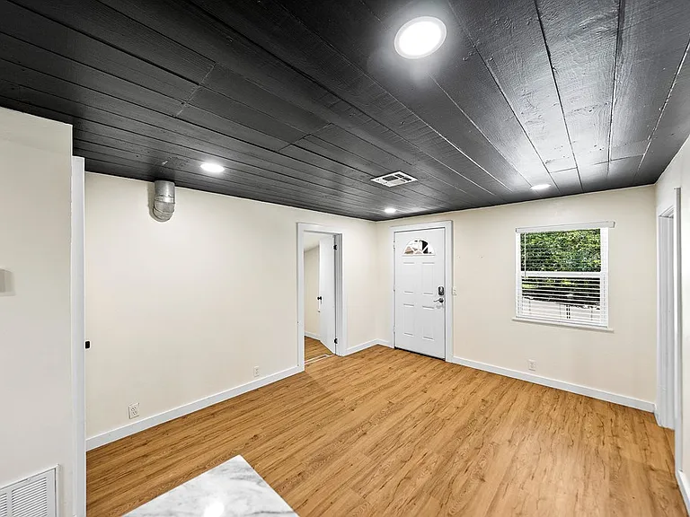 612 Tanglewood Ln — Photo 12